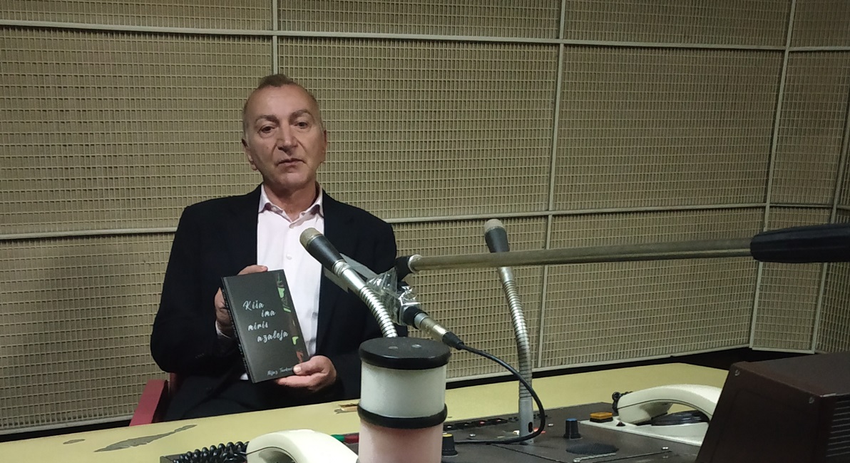 Pjesnik u službi života